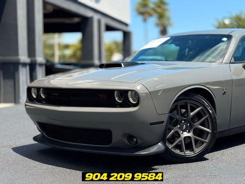 Destroyer Gray Clearcoat 2017 Dodge Challenger R/T 392