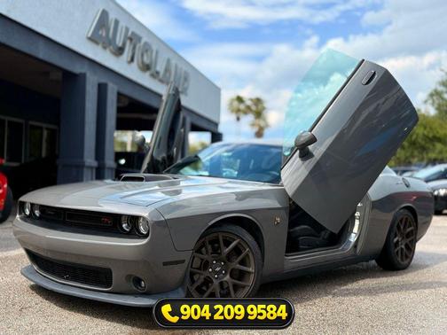 Destroyer Gray Clearcoat 2017 Dodge Challenger R/T 392