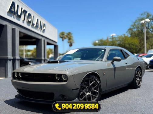 Destroyer Gray Clearcoat 2017 Dodge Challenger R/T 392
