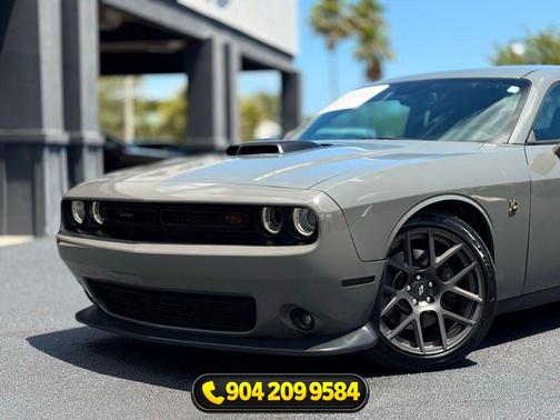 Destroyer Gray Clearcoat 2017 Dodge Challenger R/T 392