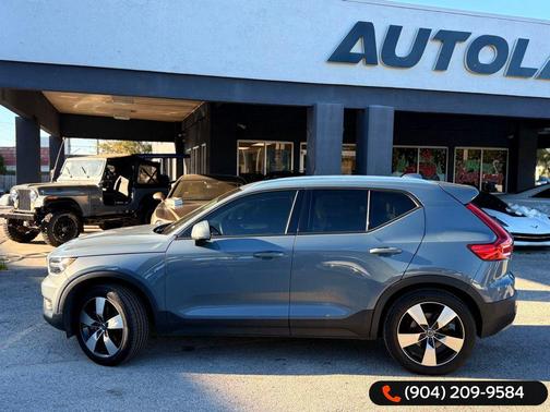 2020 Volvo XC40 T5 Momentum