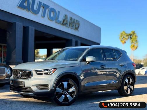 2020 Volvo XC40 T5 Momentum