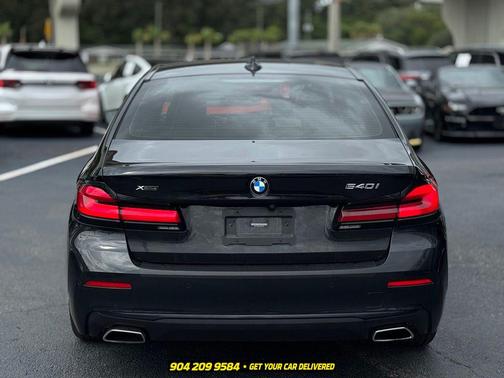 Black Sapphire Metallic 2021 BMW 540 i xDrive