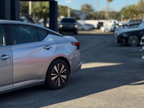 2022 Nissan Altima 2.5 SV