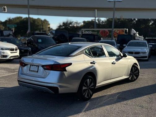 2022 Nissan Altima 2.5 SV