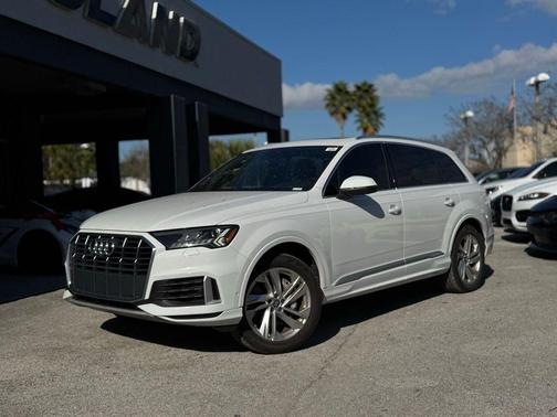 2020 Audi Q7 45 Premium Plus