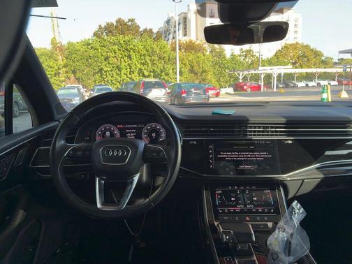 2020 Audi Q7 45 Premium Plus