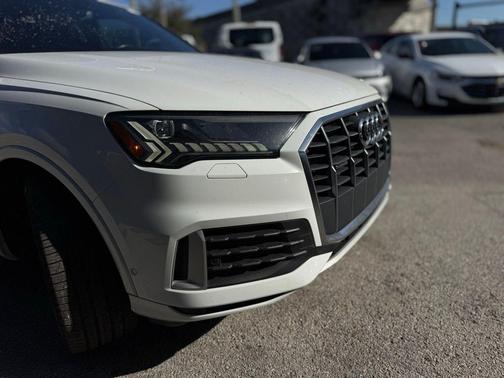 2020 Audi Q7 45 Premium Plus
