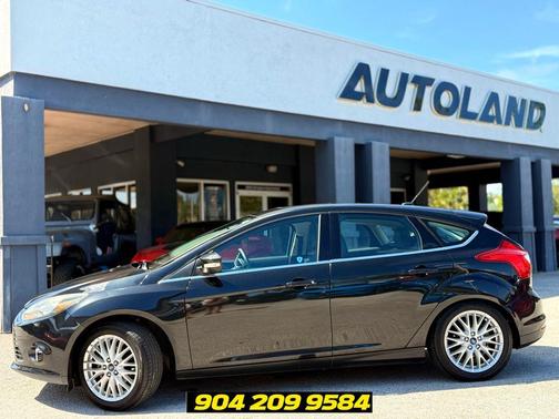 Tuxedo Black Metallic 2014 Ford Focus Titanium