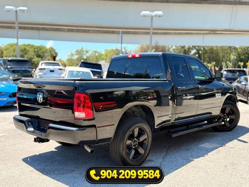 Brilliant Black Crystal Pearlcoat 2018 RAM 1500 Express