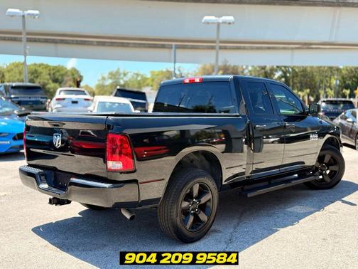 Brilliant Black Crystal Pearlcoat 2018 RAM 1500 Express