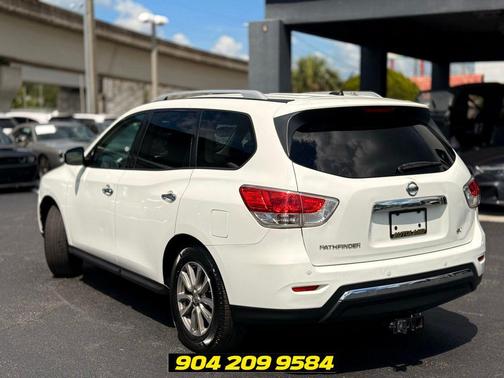 Glacier White 2016 Nissan Pathfinder SV