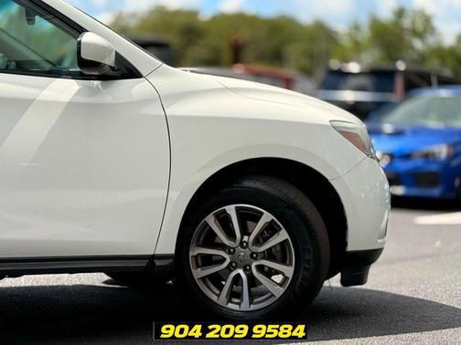 Glacier White 2016 Nissan Pathfinder SV