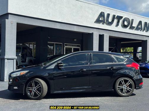 Shadow Black 2017 Ford Focus ST