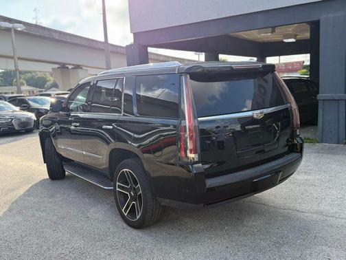 2018 Cadillac Escalade Base