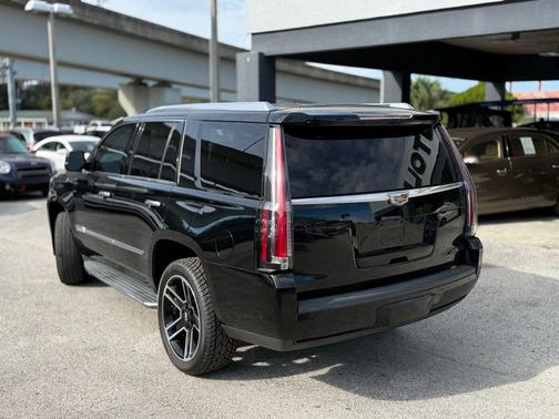 2018 Cadillac Escalade Base