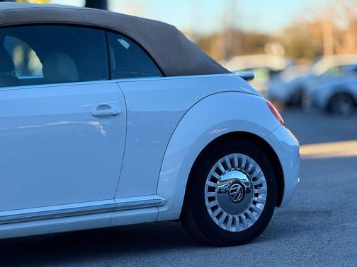 2014 Volkswagen Beetle Auto 1.8T w/Tech