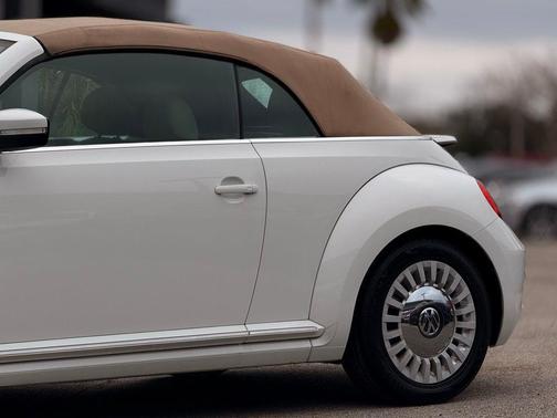 2014 Volkswagen Beetle Auto 1.8T w/Tech