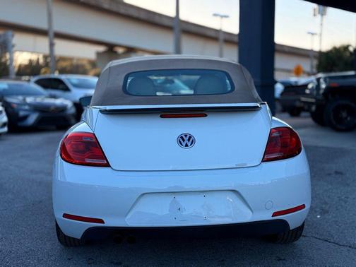 2014 Volkswagen Beetle Auto 1.8T w/Tech