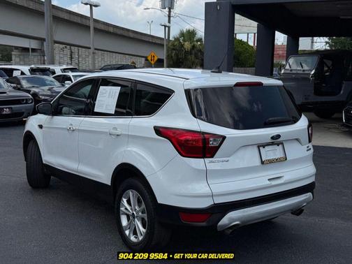 Oxford White 2019 Ford Escape SE