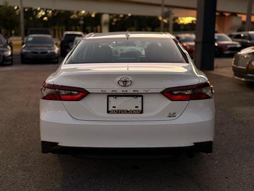 2022 Toyota Camry LE