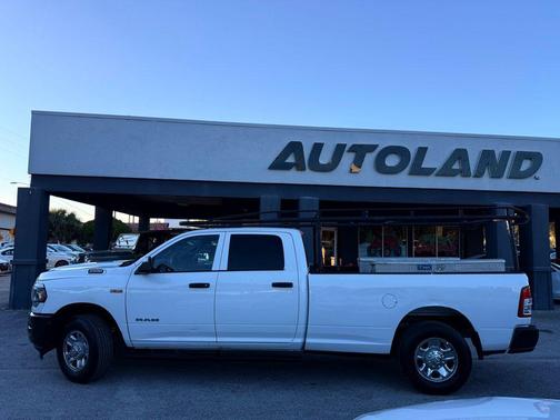 2022 RAM 2500 Tradesman Crew Cab 4x2 8' Box