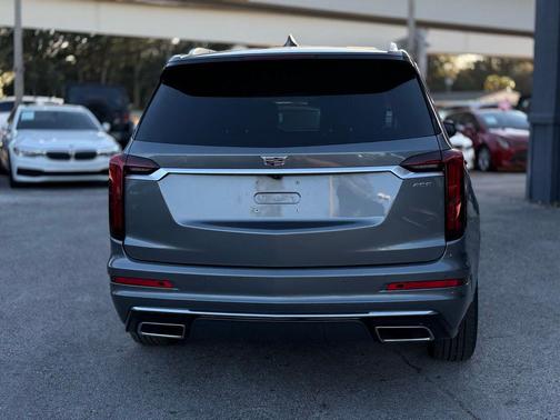 2022 Cadillac XT6 Premium Luxury FWD