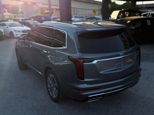 2022 Cadillac XT6 Premium Luxury FWD