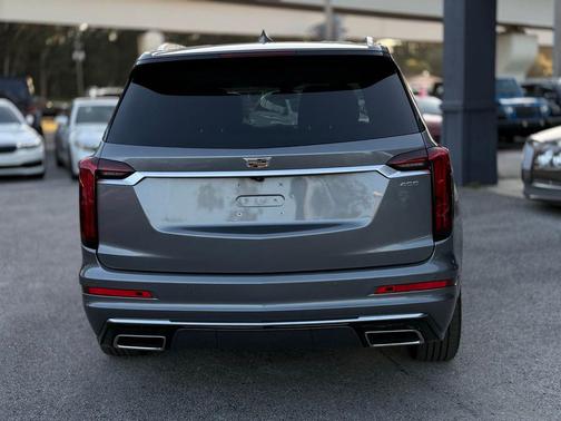 2022 Cadillac XT6 Premium Luxury FWD