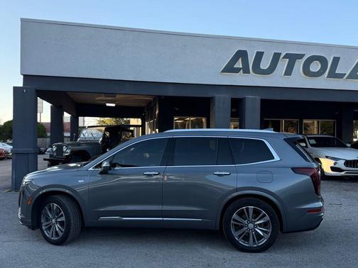 2022 Cadillac XT6 Premium Luxury FWD