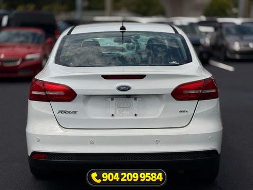 Oxford White 2018 Ford Focus SEL