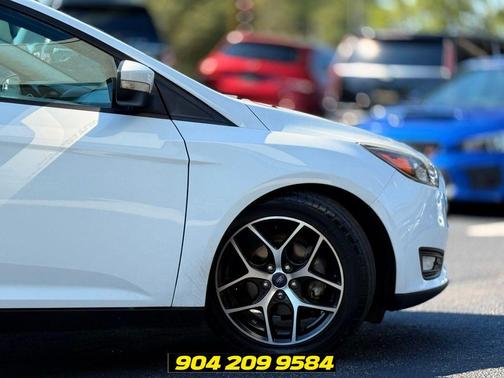 Oxford White 2018 Ford Focus SEL