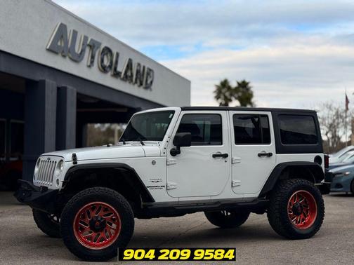 Bright White Clearcoat 2017 Jeep Wrangler Unlimited Sahara