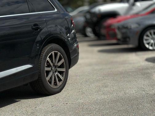 2019 Audi Q7 55 Premium Plus