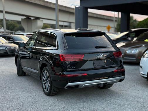 2019 Audi Q7 55 Premium Plus