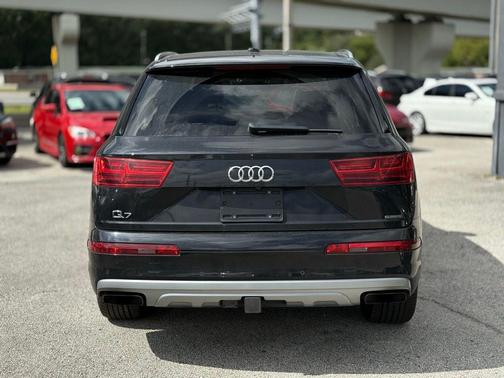 2019 Audi Q7 55 Premium Plus