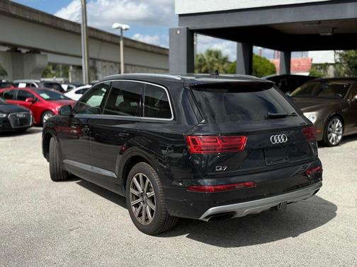 2019 Audi Q7 55 Premium Plus