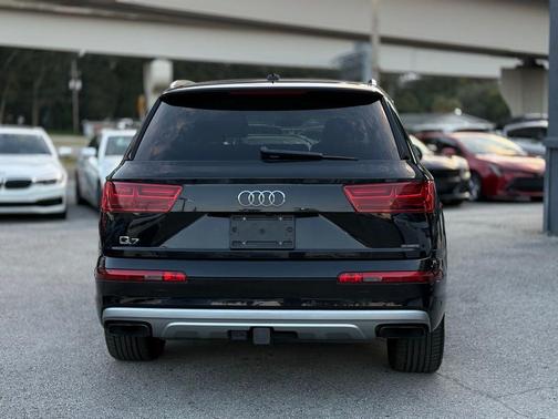 2019 Audi Q7 55 Premium Plus