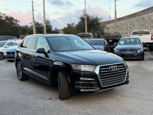 2019 Audi Q7 55 Premium Plus