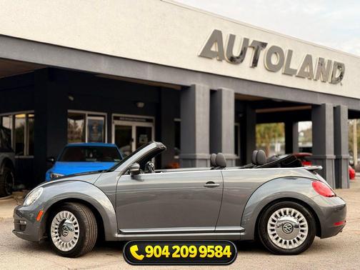 Platinum Gray Metallic/Black Roof 2016 Volkswagen Beetle 1.8T S