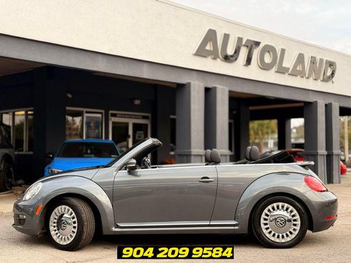 Platinum Gray Metallic/Black Roof 2016 Volkswagen Beetle 1.8T S