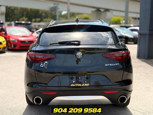 Vulcano Black Metallic 2018 Alfa Romeo Stelvio Sport