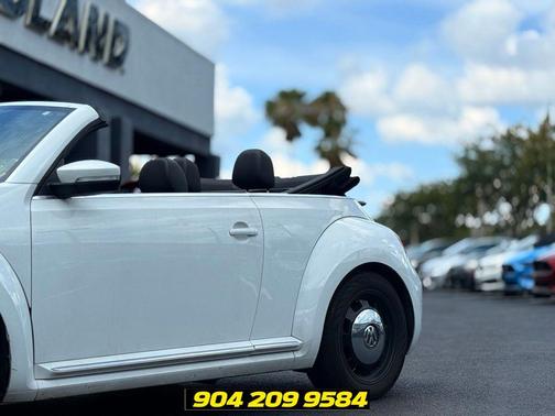 White 2015 Volkswagen Beetle 1.8T