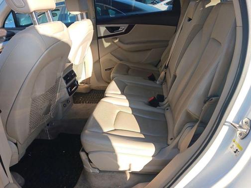2019 Audi Q7 45 Premium Plus