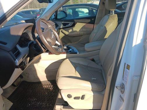 2019 Audi Q7 45 Premium Plus