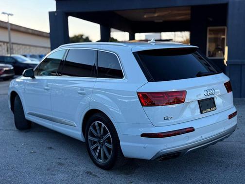 2019 Audi Q7 45 Premium Plus