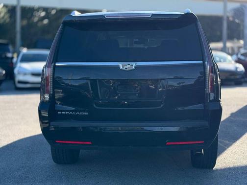 2019 Cadillac Escalade ESV Luxury