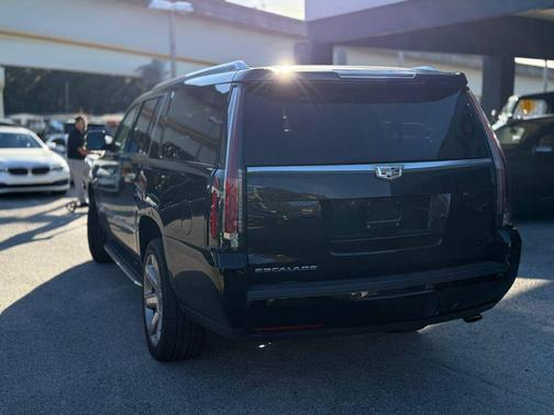 2019 Cadillac Escalade ESV Luxury