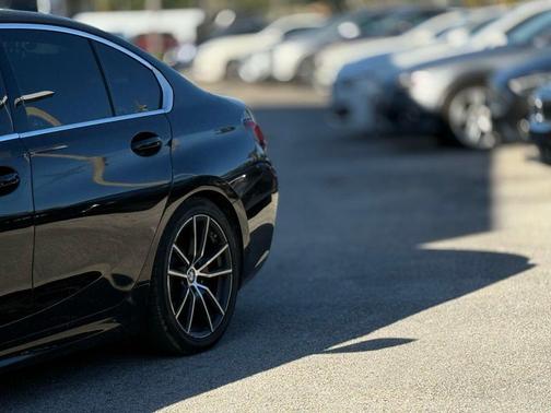 2019 BMW 330 330i