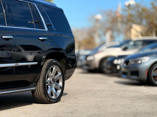 2019 Cadillac Escalade Luxury